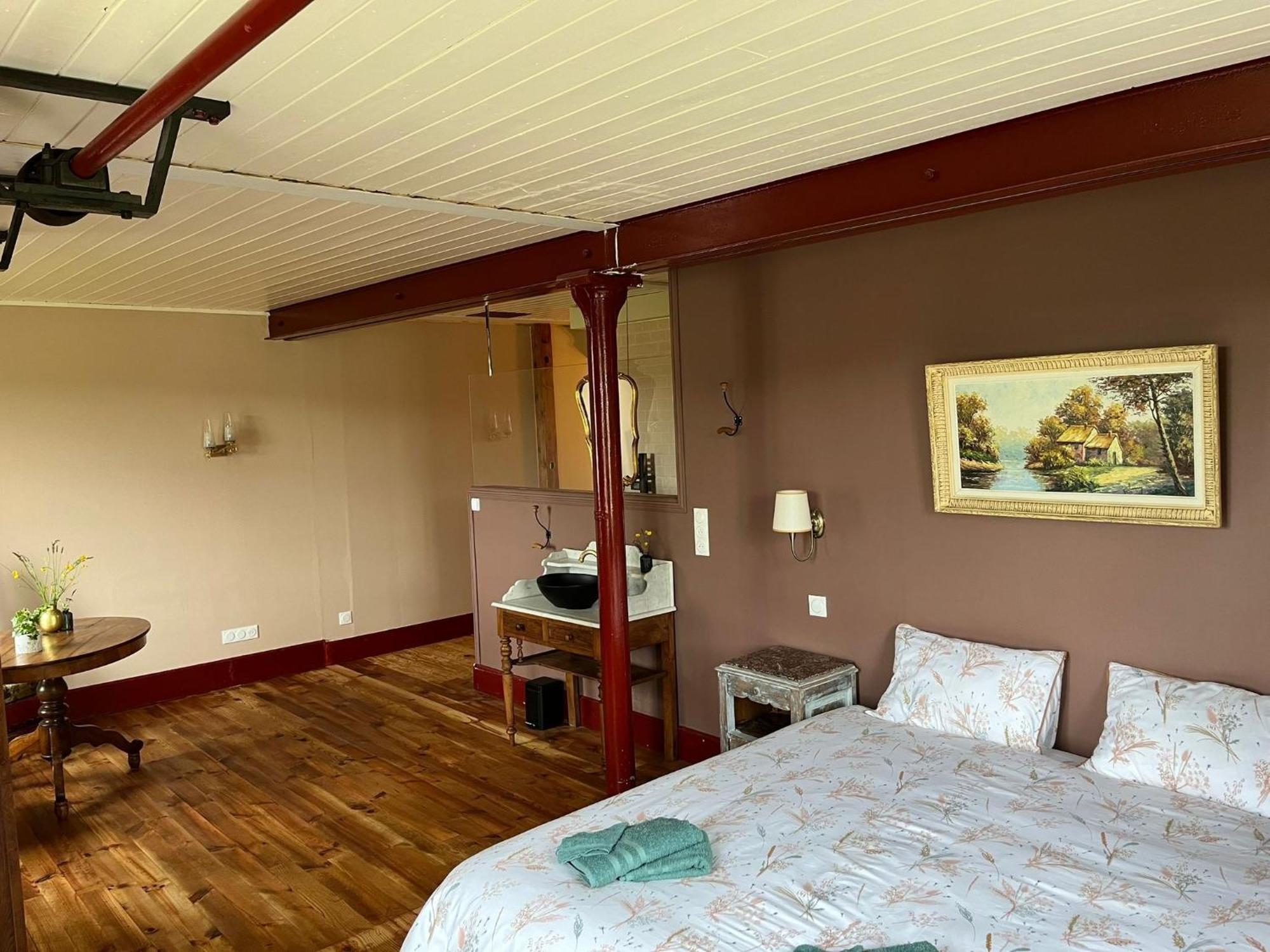 Saint-Symphorien-de-Marmagne Moulin De Maupoy B&B 외부 사진