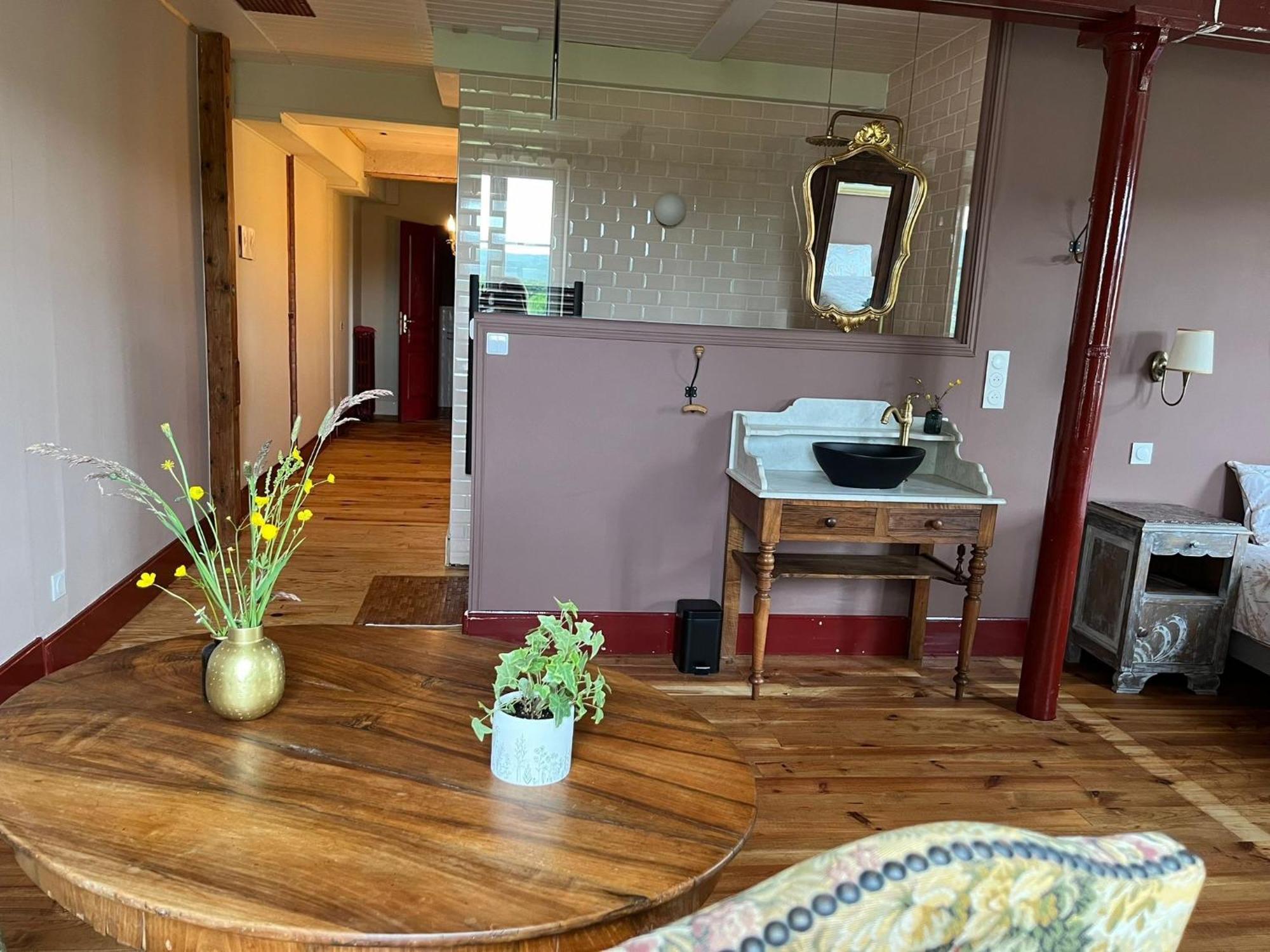 Saint-Symphorien-de-Marmagne Moulin De Maupoy B&B 외부 사진