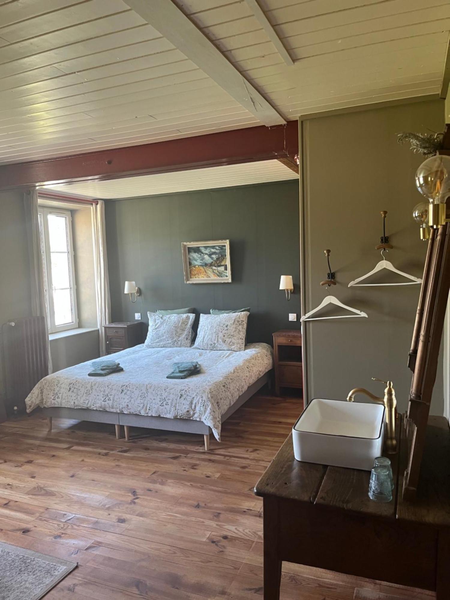 Saint-Symphorien-de-Marmagne Moulin De Maupoy B&B 외부 사진