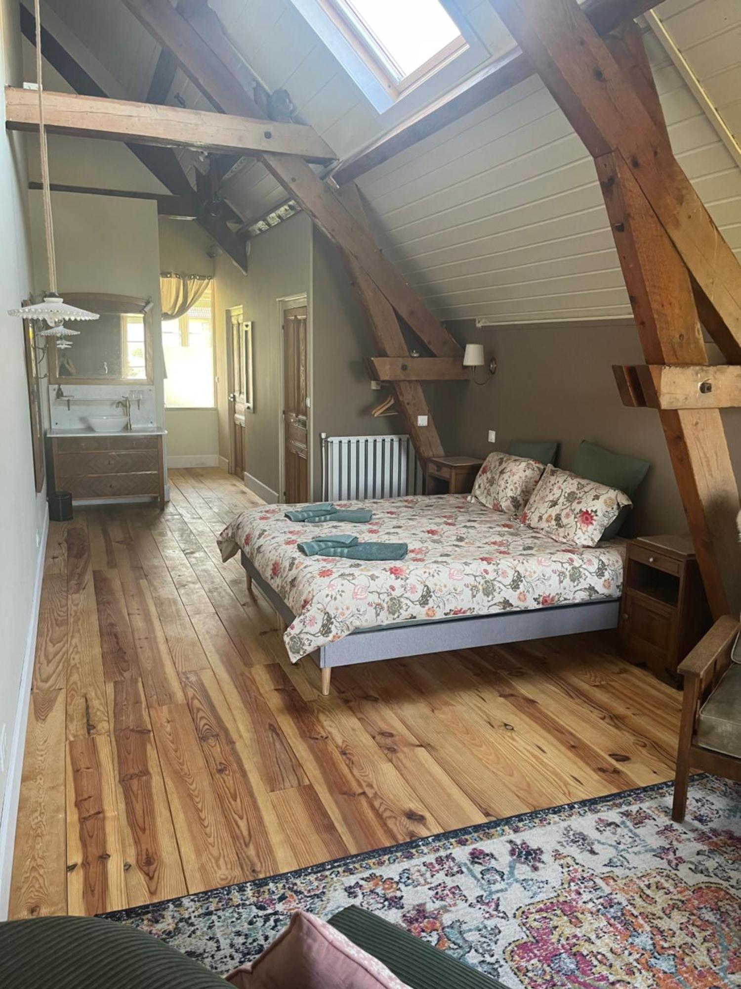 Saint-Symphorien-de-Marmagne Moulin De Maupoy B&B 외부 사진