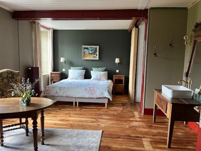 Saint-Symphorien-de-Marmagne Moulin De Maupoy B&B 외부 사진