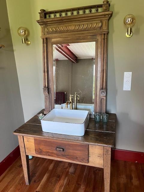 Saint-Symphorien-de-Marmagne Moulin De Maupoy B&B 외부 사진