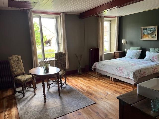 Saint-Symphorien-de-Marmagne Moulin De Maupoy B&B 외부 사진