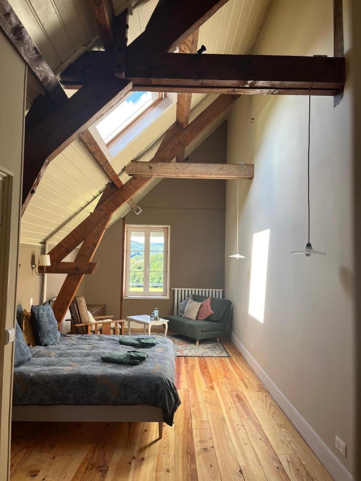 Saint-Symphorien-de-Marmagne Moulin De Maupoy B&B 외부 사진