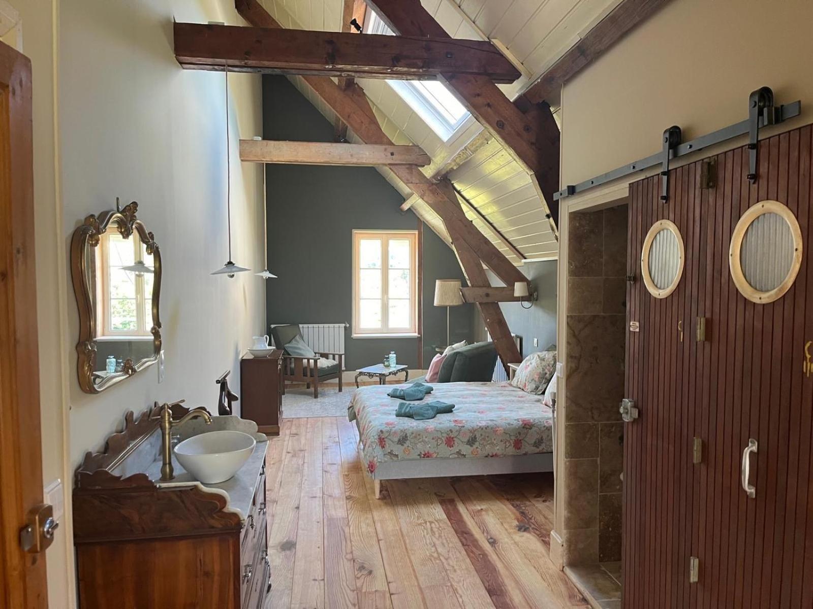 Saint-Symphorien-de-Marmagne Moulin De Maupoy B&B 외부 사진